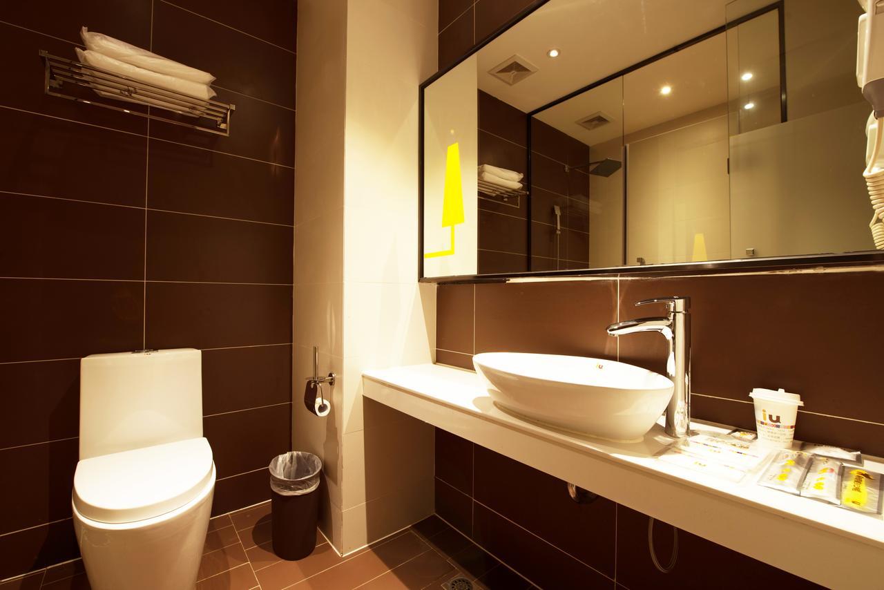 Iu Hotel Urumqi Shinianzi Bus Station Екстер'єр фото