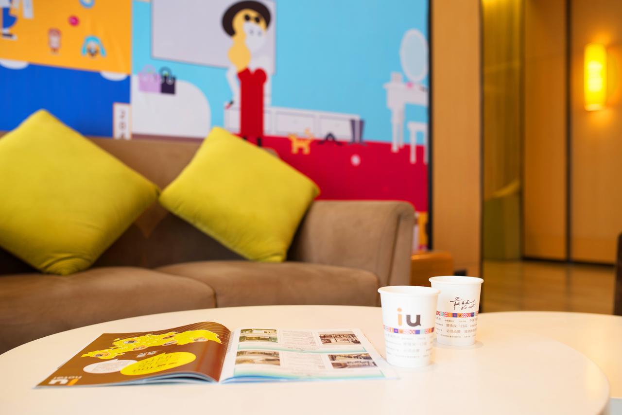 Iu Hotel Urumqi Shinianzi Bus Station Екстер'єр фото