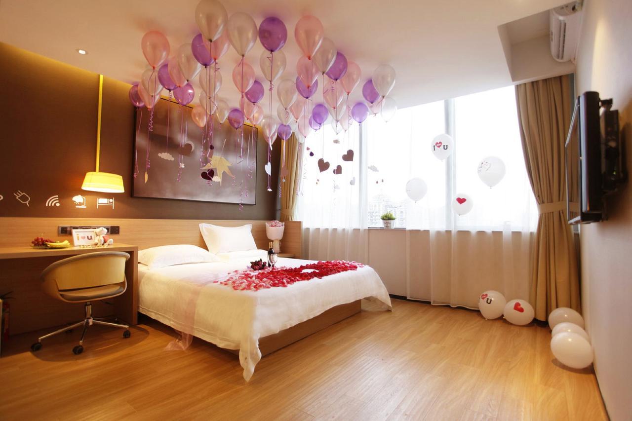 Iu Hotel Urumqi Shinianzi Bus Station Екстер'єр фото